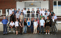 Das neue Team von STILL-Auszubildenden mit ihren Ausbildern