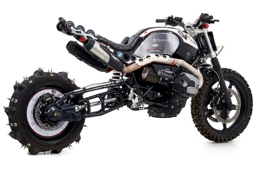 Harley_and_Snow_002.jpg