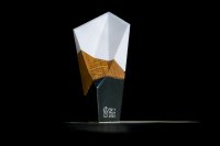 Die AgraNova-Trophäe des Designers Michael Schinköthe vereint in Material und Form die drei Branchen Land-, Forst- und Ernährungswirtschaft miteinander