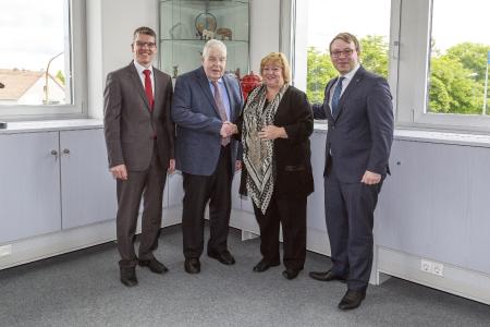 From left to right: Dr. Jochen Kress, member of the senior management of MAPAL, Dr. Dieter Kress, President of MAPAL, Claudia Haimer, managing partner of HAIMER and Andreas Haimer, managing director of HAIMER