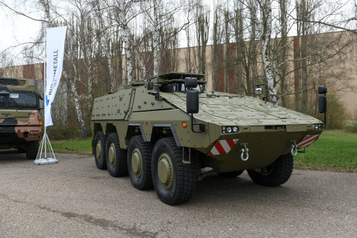 2019-03-28_Rheinmetall_Land400P2 Inspection Ceremony_ZU3_2993.jpg