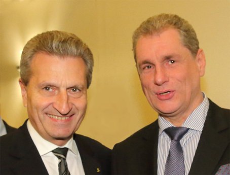 EU-Kommissar Oettinger mit Michael Pickhardt.jpg