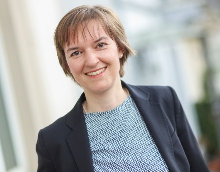 dr_isabell_schmidt_ik.jpg