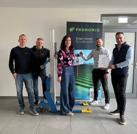 PRONOMIC_GmbH_Urkunde_Erfolgsfaktor_Familie-Unternehmensnetzwerk_Teil_des_Teams.jpg