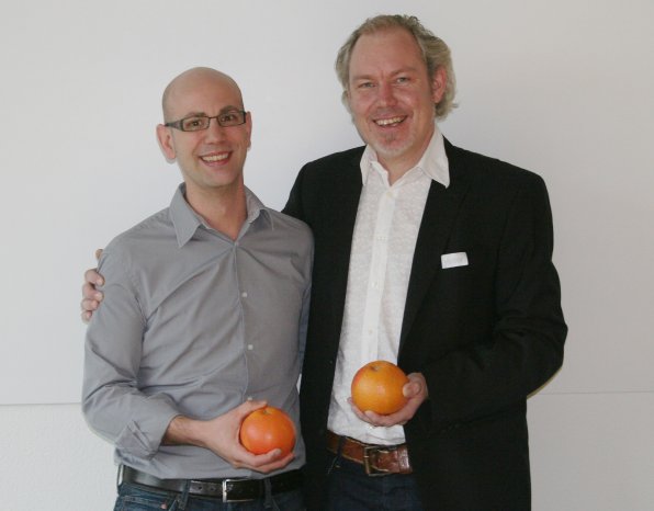 Ralf Halbritter mit Matthias Feierabend (Manager Logistics Operations bei Orange).JPG