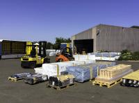 Dank des B2B/B2C-Mitnahme-Stapler-Netzwerks können Mitglieder der Logistikkooperation LogCoop jetzt auch sperrige Stückgüter deutschlandweit direkt an den Verwendungsort liefern. (Foto: Spedition Wolfgang Matthießen)