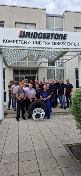 Bridgestone richtet in Kooperation mit wdk und BRV zukunftsweisenden Lkw-Montage Workshop aus-1_.jpg