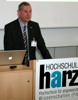 Fischer-Hirchert_Hochschule Harz.jpg