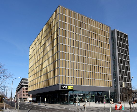 DAB bank im Laimer Würfel, München.jpg
