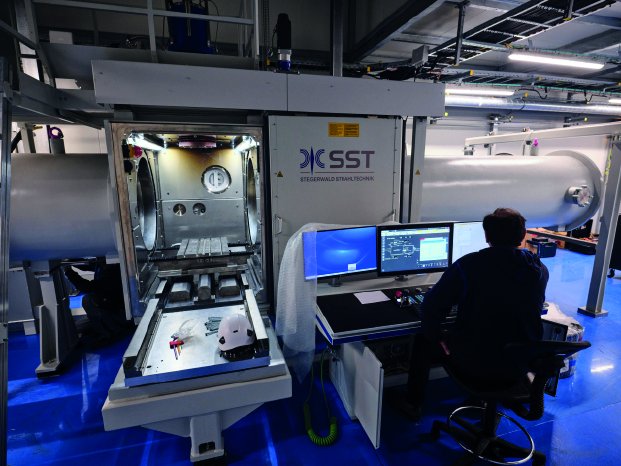 Schweißanlage SST bei CERN_2.jpg