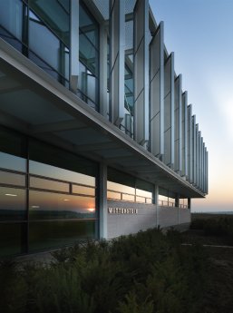02_WITTENSTEIN_Innovationsfabrik_Außenaufnahme_März_2014 (2).jpg