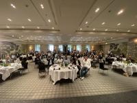 Die Gewinner des Service Provider Awards halten ihre Urkunden hoch / Foto: Vogel IT-Akademie