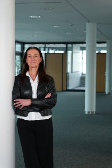 Portrait Döring hochkant_09_25_v2.jpg