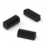 Serie 8101, 3,5 mm Raster, 45° Kabeleingang, THR – robuste Terminal-Blocks zur Bestückung in Linien mit Reflow-Ofen. Bildquelle: Würth Elektronik