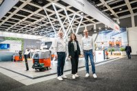 Stolz auf den Messestand: Günter Cottaeus (Director Sales), Sonja Grazia D’Introno (Director Marketing) und Frank Ulbricht (Geschäftsführer) – v.l.n.r.