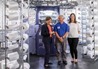 Bei Flexitex aus Augustusburg haben alle gleichermaßen die Hosen an: Mutter, Vater und Tochter führen einen Textilbetrieb, der Maßanzüge für Roboter fertigt.