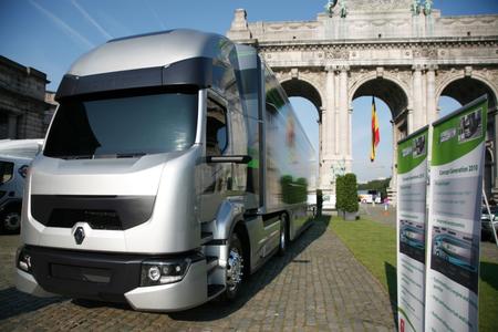 Beim zweiten European Transport Forum in Brüssel präsentierte Renault Trucks das Konzeptfahrzeug Optifuel Solutions Generation 2010