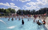 Die Freibadsaison im Schenkenseebad läuft bis 14. September. Am 20. September öffnet das Bad nochmals, aber nicht für Schwimmer und Planscher, sondern exklusiv für Hunde.
