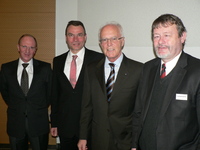 IHK-Präsident Thomas Philippiak verabschiedete am Dienstag drei Mitglieder der IHK-Vollversammlung (von links): Wilfried Krauth, Ralf Klenk, Thomas Philippiak und Jürgen Lunemann