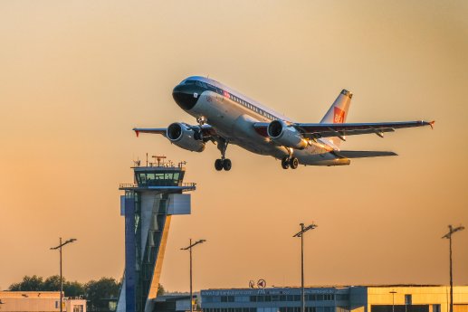 British-Airways-Airbus-A319-in-Sonderlackierung-bei-Sonnenuntergang-3.8.22-Max-Haselmann-.jpg