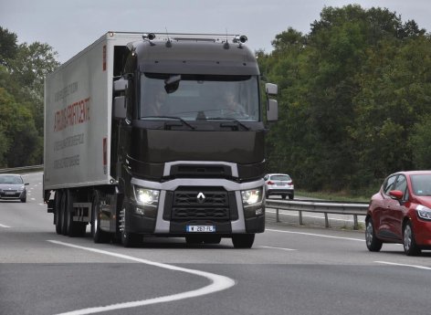 Renault_Trucks_NUFAM.jpg