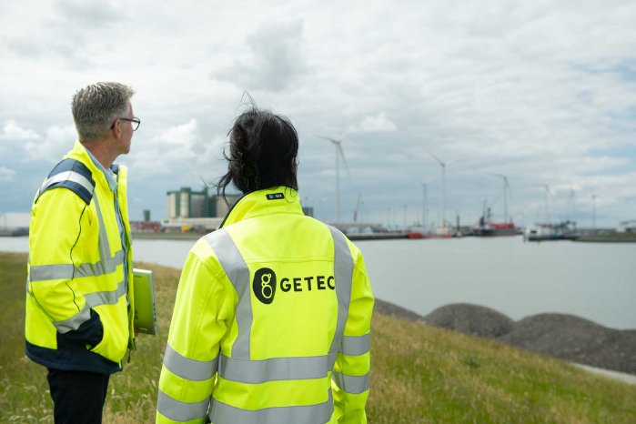 GETEC employees at Eemshaven, one of the locations of the Hydrogen Valley.jpg