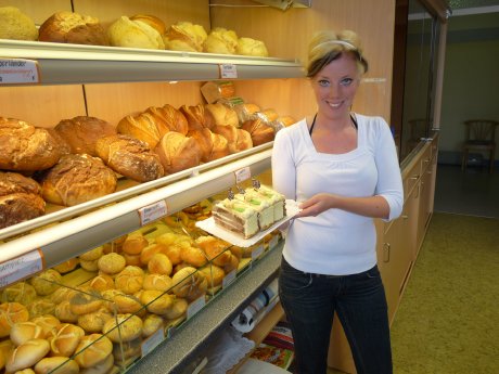 01_Leistungswettbewerb_Rab-Christina_Fachverkäuferin-Lebensmittelhandwerk_Bäckerei.jpg