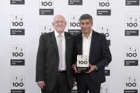 Zum siebten Mal in Folge nahm RK-Geschäftsführer Hartmut Hoffmann (l.) die TOP100-Auszeichnung von Ranga Yogeshwar entgegen