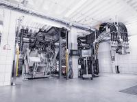 Die zweite PUR RIM-Hochdruckbeschichtungsanlage für unterschiedliche Gieß- und Sprühanwendungen sowie den freien Verguss eröffnet bei der Weiterentwicklung der RIM-Technologie völlig neue Möglichkeiten.