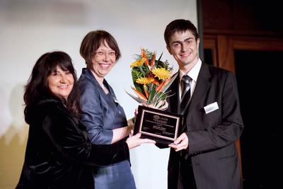 IADR Travel Award 2012, Preisübergabe: Prof. Mary MacDougall, Dr. Marianne Gräfin Schmettow, Alexander Stepuk