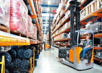 Intelligente Regalsysteme erlauben flexible Lagerkonzepte und erhöhen die Ein- bzw. Auslagerungsgeschwindigkeit