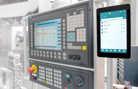 Einfach und schnell wird die c-Connect Box an die Maschine angeschlossen.