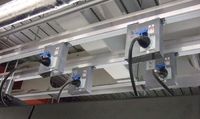 Sichere und flexible Stromversorgung von Serverschränken per Schiene als Overhead-Installation. 