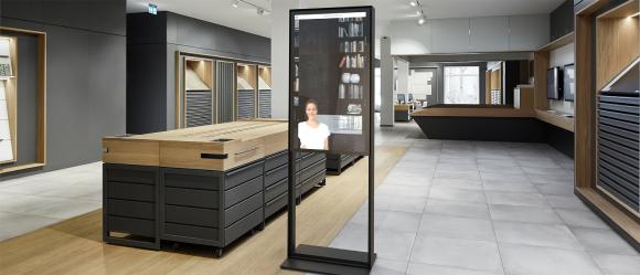 Digital Signage Stele 1