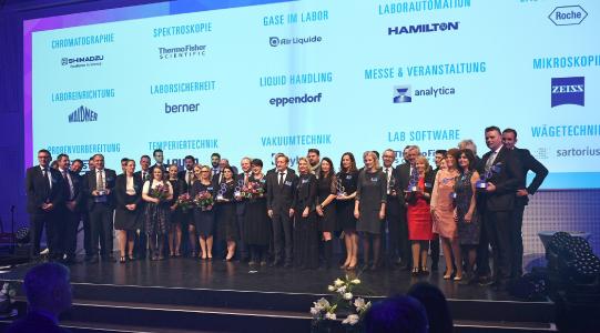 Die Gewinner der "Meilenstein-Awards in Labor + Analytik" 2017 / Foto: Andreas Burkhardt