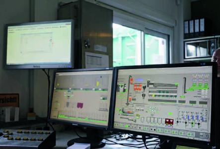 Ein automatisiertes Asphaltmischwerk vereinfacht die Prozesse und steigert die Qualität. (Quelle: DAV/hin)
