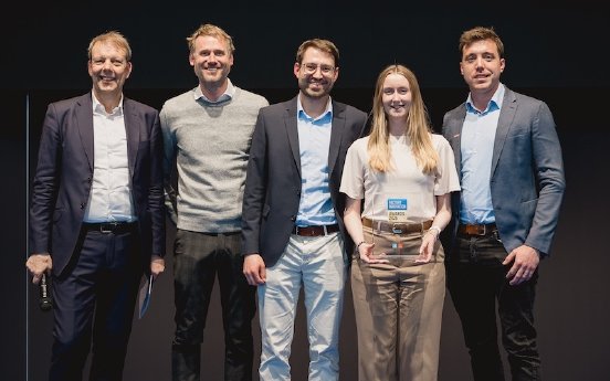 Tesa_gewinnt_Gold_in_Digitale_Transformation.jpg