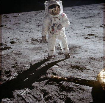 Astronaut Buzz Aldrin walks on lunar surface near leg of Lunar Module © NASA .jpg