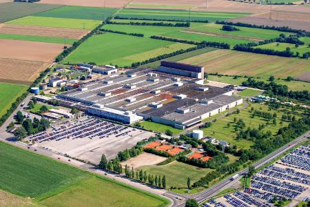 Rund 750 Mitarbeiter sind in Düren für den Zulieferer der Automobilindustrie Neapco tätig. (Bild: Neapco)