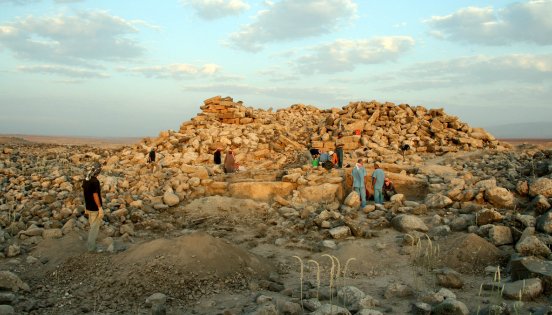 Archäologische Grabungen im Ostjordanland.jpg