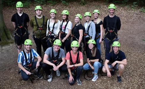 Teambuilding der neuen Auszubildenden im Kletterpark