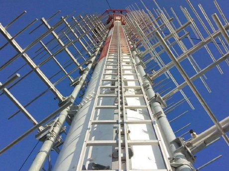 UPLINK UKW Standort Schwerin Antenne NDR.JPG