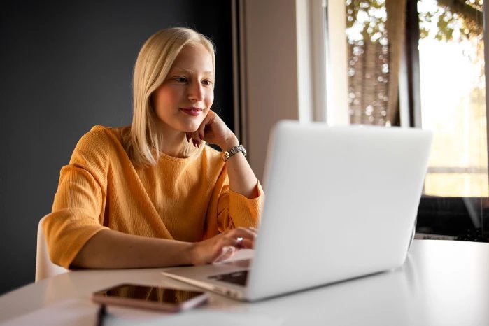 Studentischer Mitarbeiterin.webp