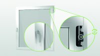 Die energieautarke und kabellose Verschlussüberwachung lässt sich einfach und unkompliziert in die Beschlagsnut von Schüco Bestandsfenstern nachrüsten. / Bildnachweis: Schüco International KG