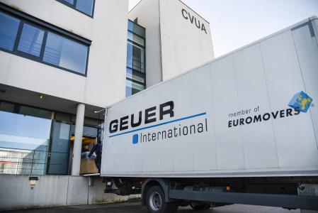 Insgesamt 40 Laborplätze siedelte Geuer vom alten Recklinghäuser CVUA-Standort in den neuen Anbau in Münster um (Foto: Geuer International GmbH)