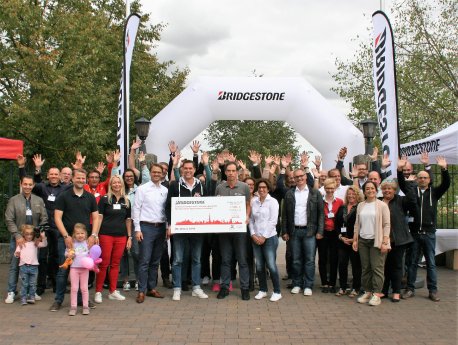 Die Bridgestone Niederlassungen Deutschland, Österreich und Schweiz spenden 7.500 Euro an die In.jpg