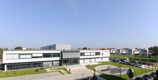 04_WITTENSTEIN_Urbane_Produktion_Fellbach_Außenansicht_01.jpg