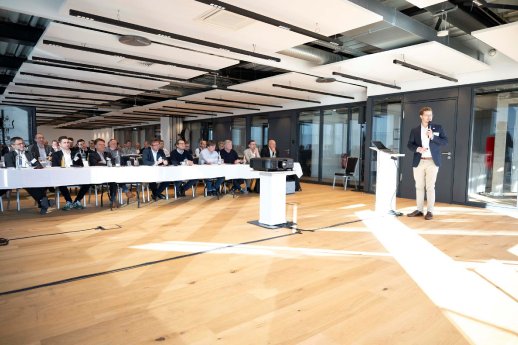 Herunterladen (1).jpg