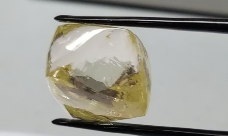 Lucapa Diamond - 43 carat yellow diamond, the largest coloured diamond recovered to date from Lu.jpg