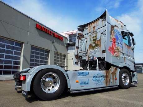 Vintage Truck 2 LD.JPG